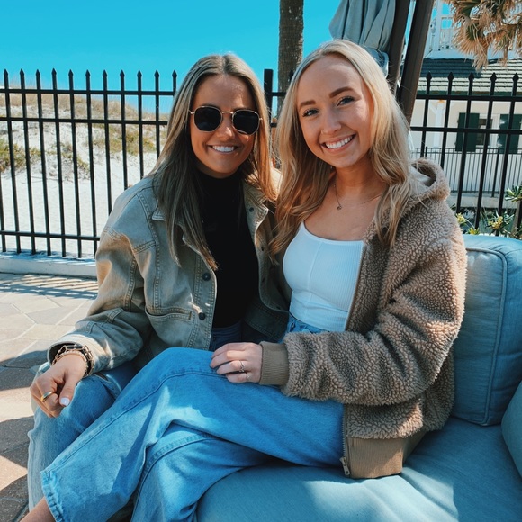 Meet your Posher, Celina - Picture 3 of 9